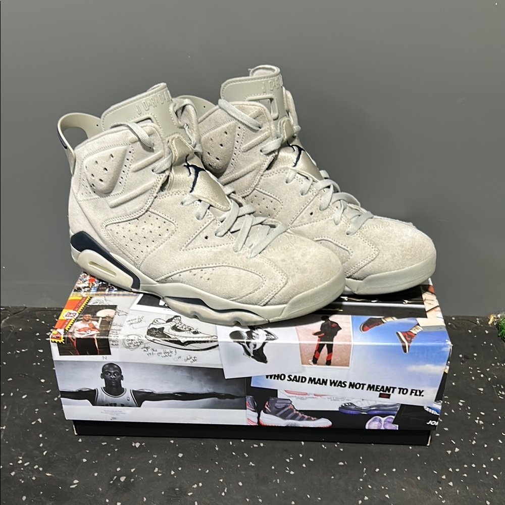 Air Jordan 6 Retro Sneakers in Gray and Navy